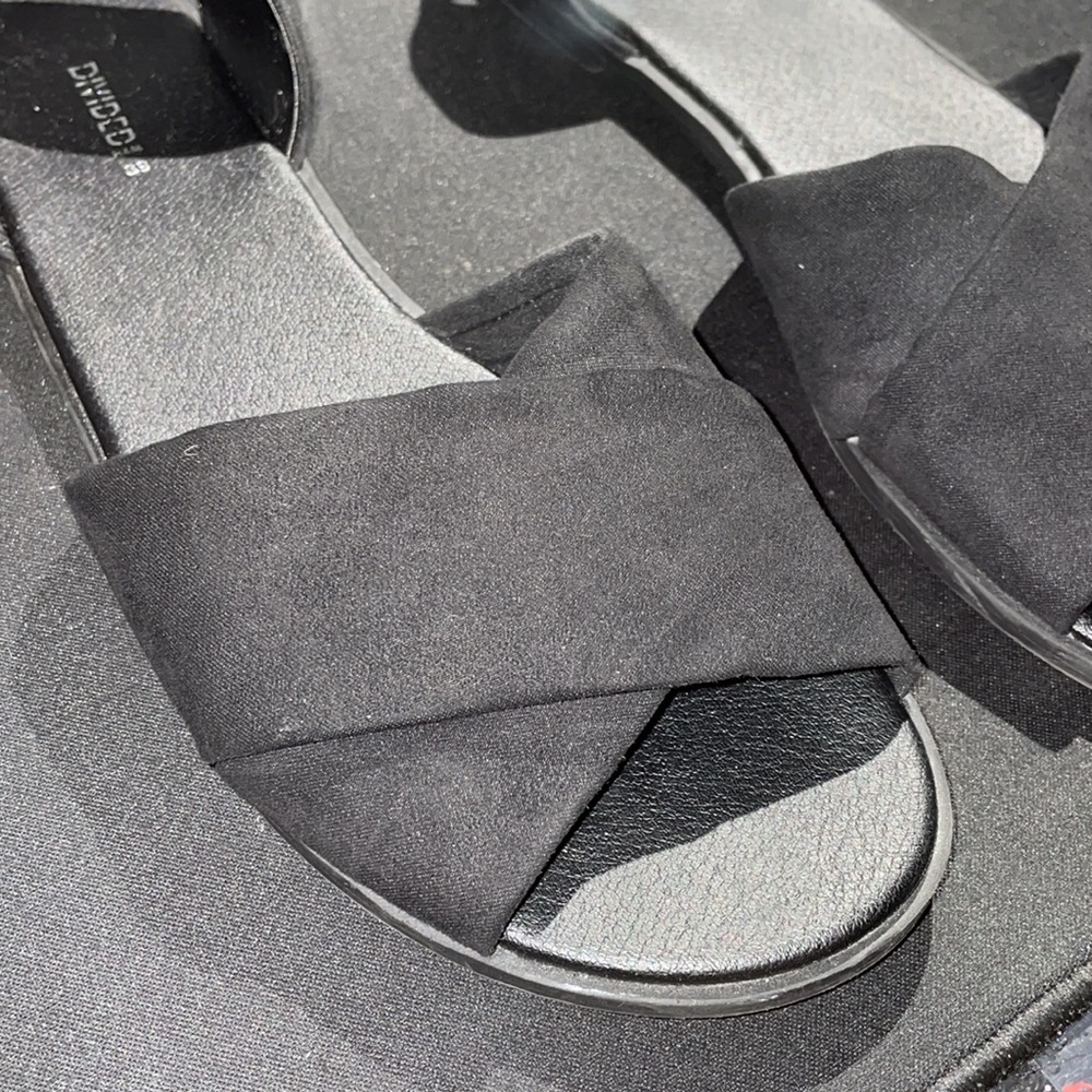 Divided sandals - Picture 2 of 4